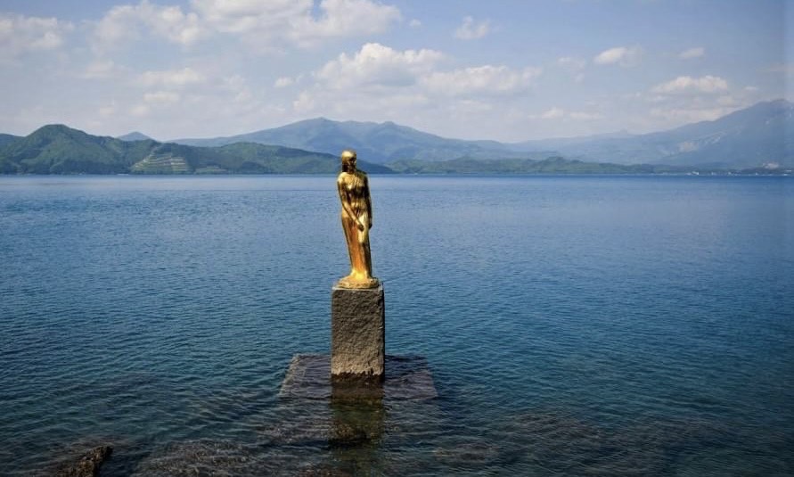 李利國》遊日本田澤湖 感悟環境保育的重要性
